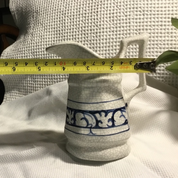 🐇Dedham Pottery~Potting Shed~RARE DESIGN~Milk Pitcher Blue Rabbit 5.5” tall🐇 - Picture 8 of 11